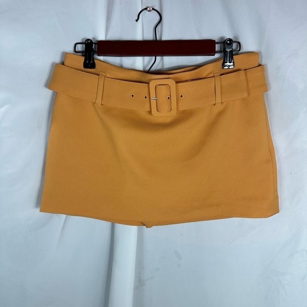 NWT Express mustard yellow belted low rise mini skort size 4